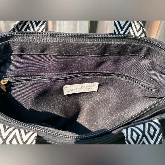 Universal thread black backpack - Picture 6 of 16